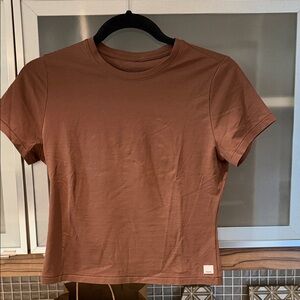 Vuori Feather Baby Tee, Pepper, S